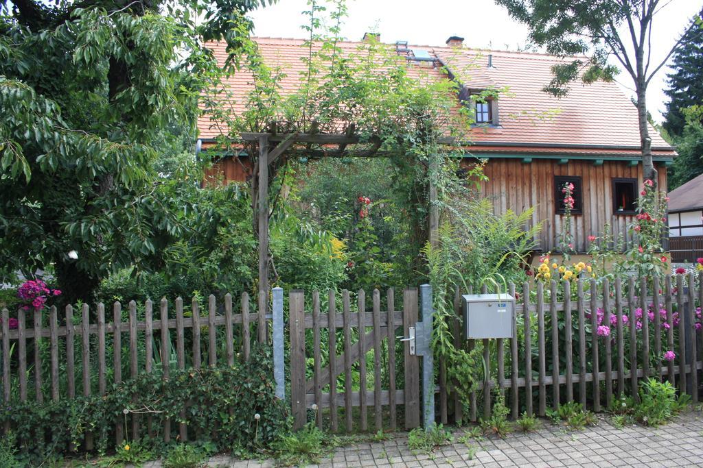 Aparthotel Romantik Landhaus Drezno Zewnętrze zdjęcie